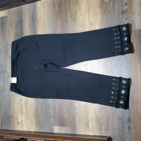 Chicos NWT embellished fray pull on girlfriend jeans black - Picture 12 of 12